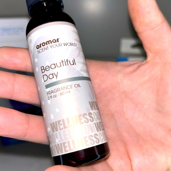 Misting Diffuser with RGB Lighting, Fragrance Oil and Dual Port Wall Charger NWT - Picture 6 of 12